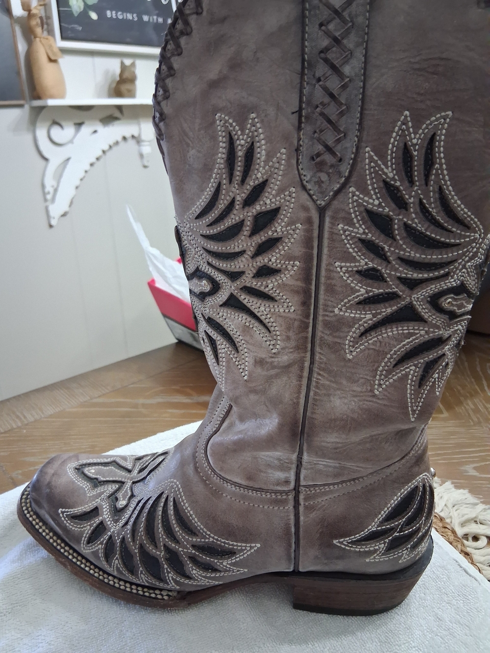 Jb DillonWomen's Taupe Leather Western Boots - Stylish Embroidered Design Cross